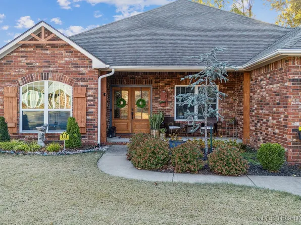 204 Peach Tree Ln, Pryor, OK 74361
