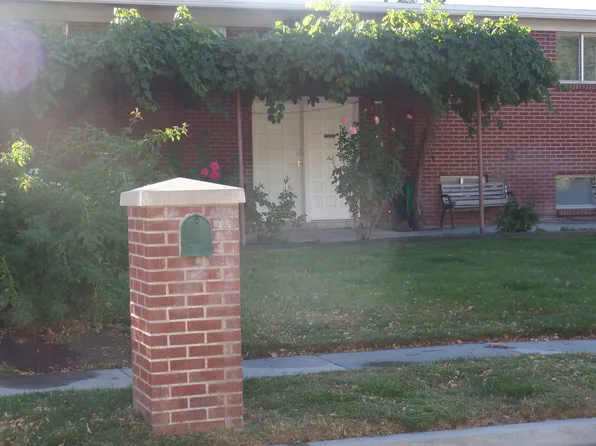 4932 S Pinehill Dr, Salt Lake City, UT 84107