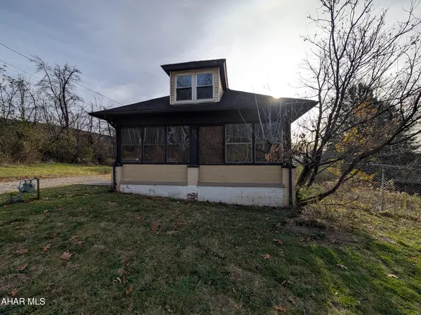 1129 Kettle Rd, Altoona, PA 16601