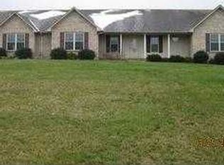 208 Lakewood Dr, Russell Springs, KY 42642