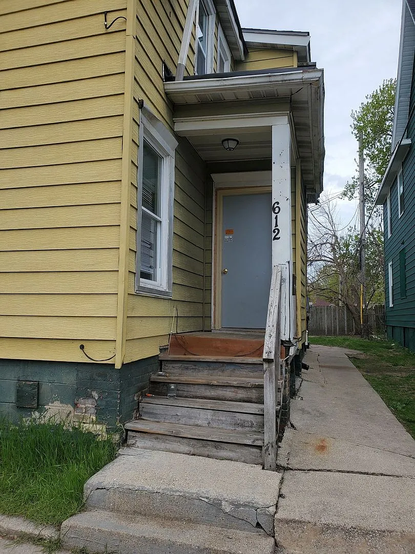 612 10th St. - 3 Unit — Photo 1