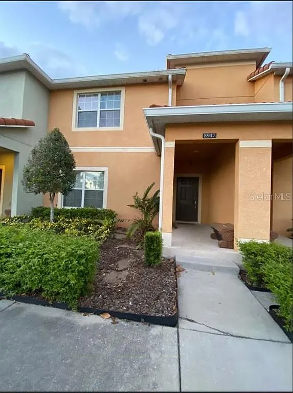 4 bed, 3.0 bath, 1902 sqft, $2,800 — Photo 1
