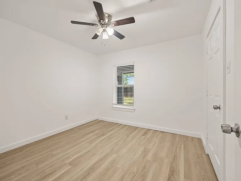 840 Edgehill Dr — Photo 12