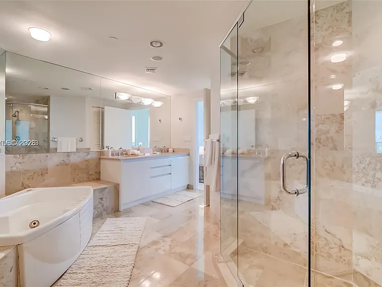1455 Ocean Dr #902 — Photo 21