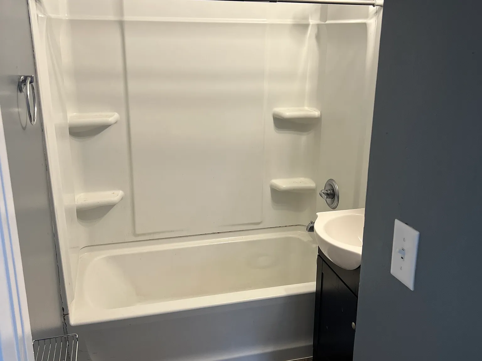3 bed, 875 sqft, $1,325 — Photo 4