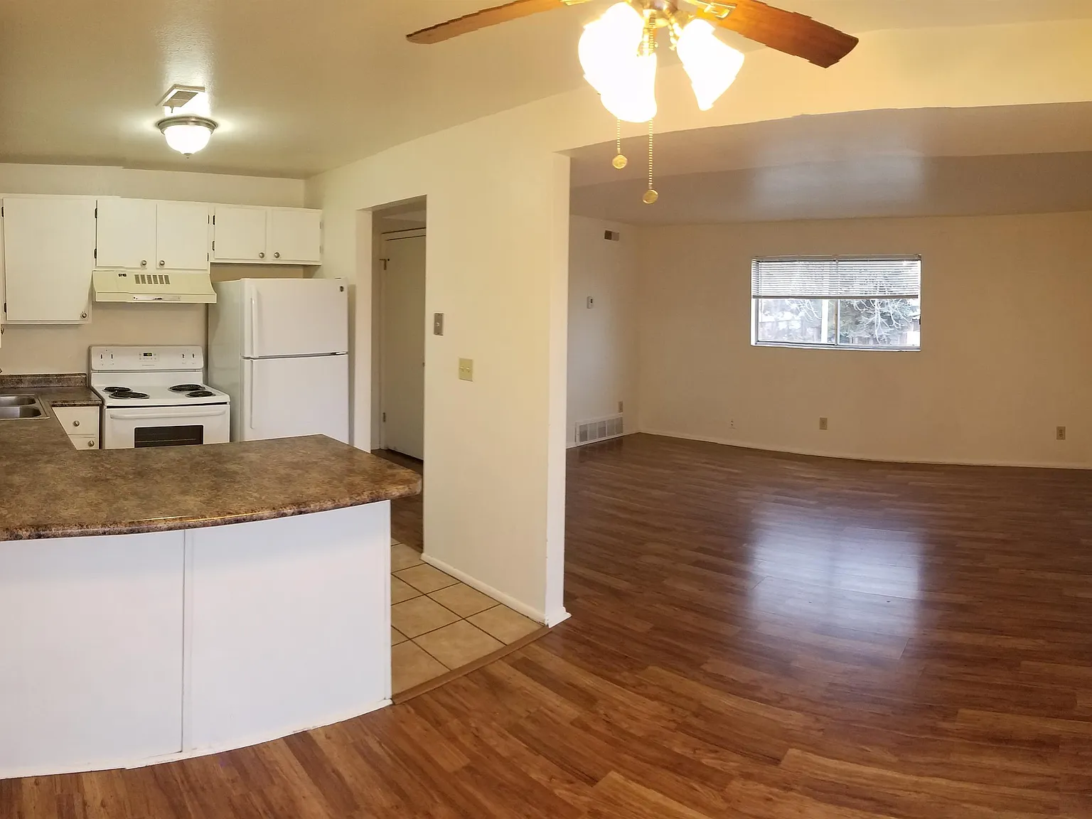 2 bed, 1.0 bath, 984 sqft, $1,189 — Photo 3