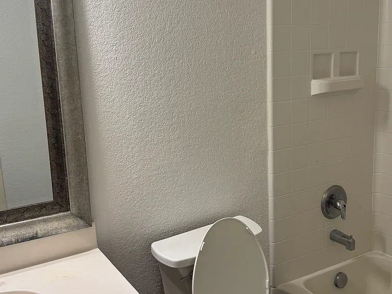 105 Fieldwood Ct — Photo 17