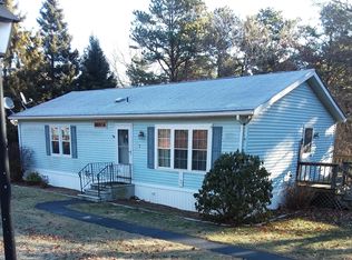 7 Barnfield Dr, Plymouth, MA 02360