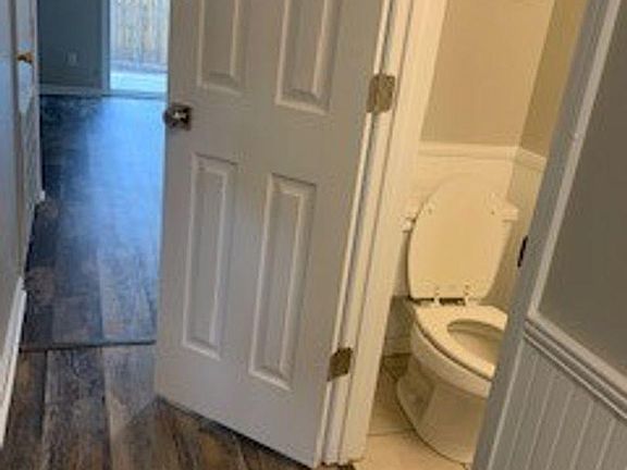 5th image of 1010 N Toombs St APT 17