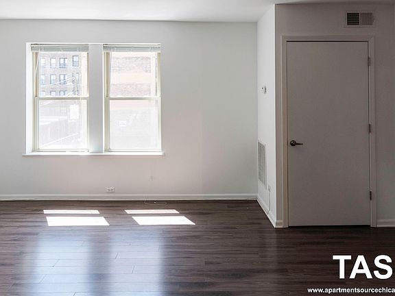 3rd image of 924 W Carmen Ave #3B