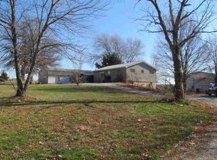 1219 N 1800th Rd, Lawrence, KS 66049