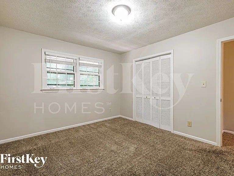 5659 Fern Creek Dr — Photo 16