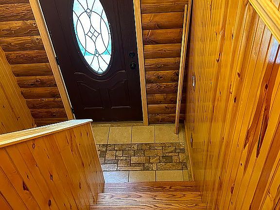 Entry way 