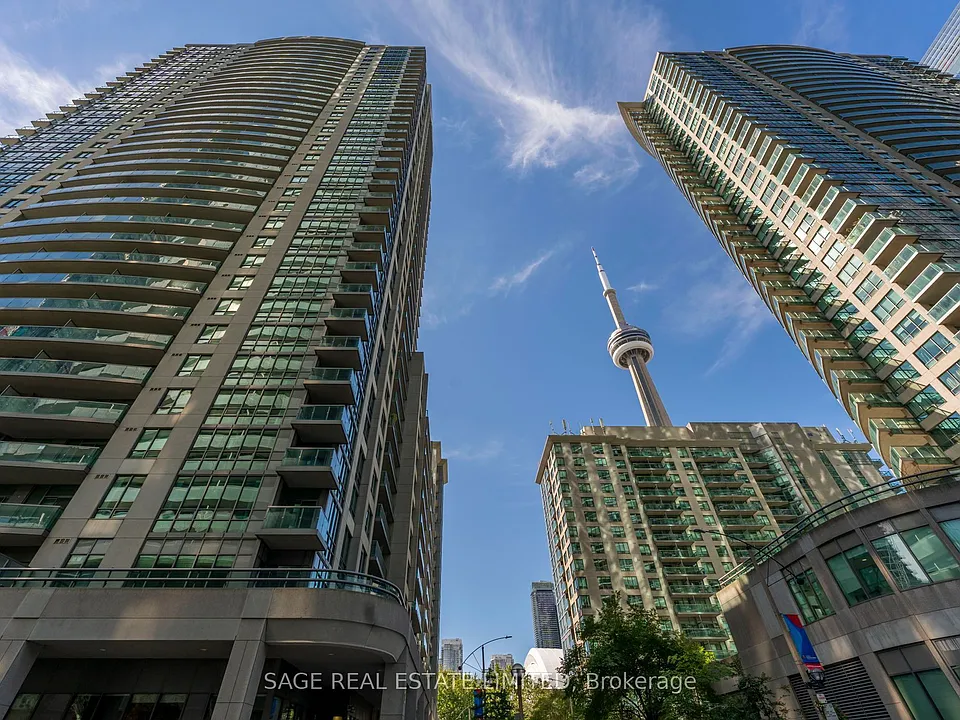 19 Grand Trunk Cres #1605