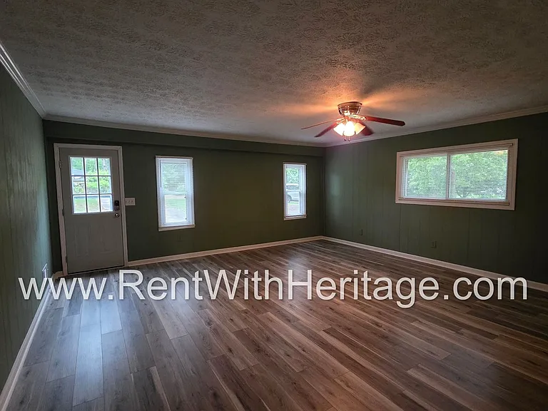 6190 Knights Ln — Photo 11