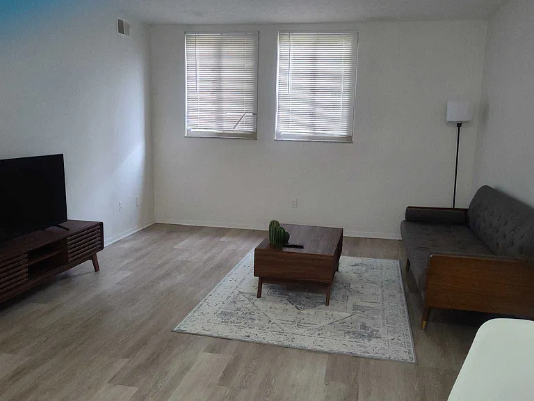4445 Mobile Dr — Photo 7