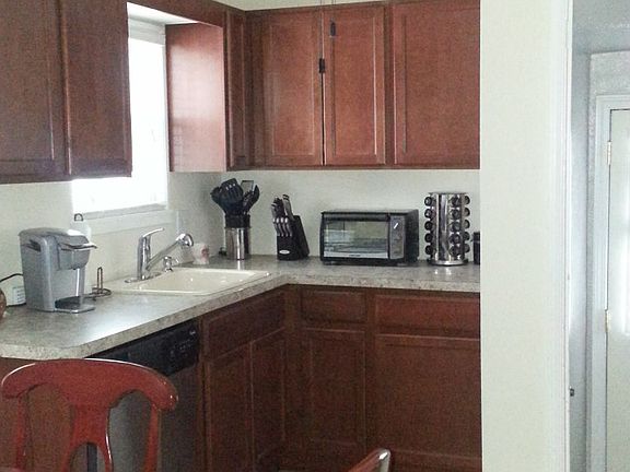 2nd image of 1891 Idlehurst Dr