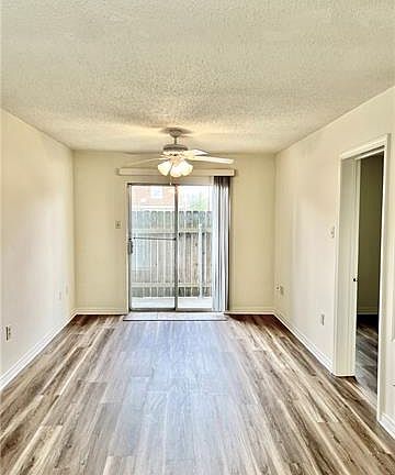4th image of 3002 9th St APT 201
