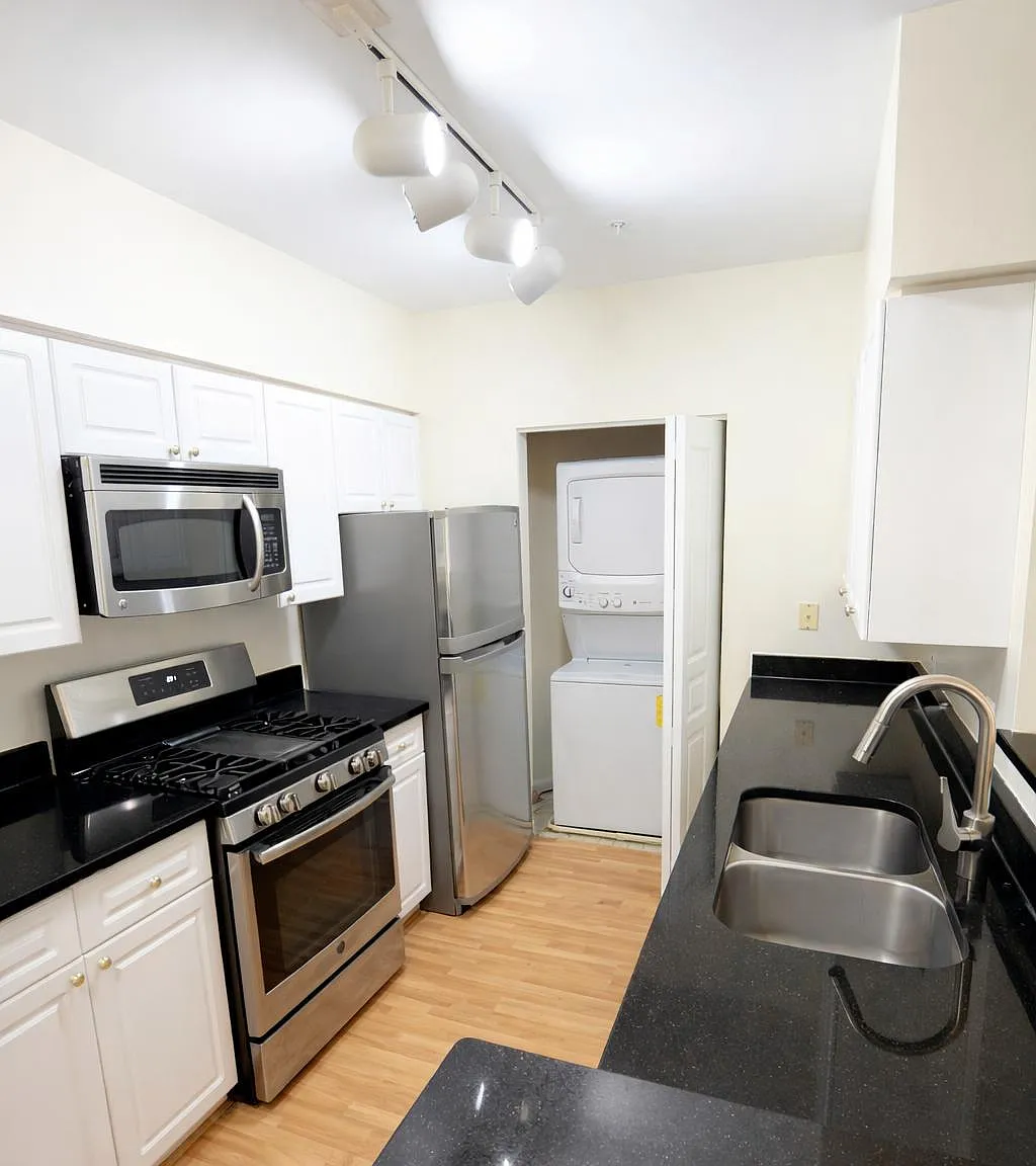 Worldgate Condo — Photo 4
