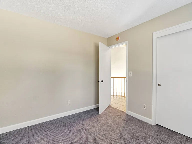 6733 N Warren Ave — Photo 22