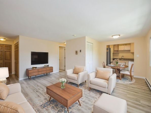 727 S Maple Ave APT 301, Oak Park, IL 60304