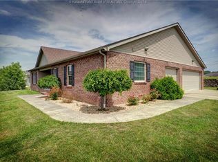 3040 Victorian Pl, Hurricane, WV 25526