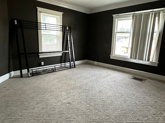 5th image of 801 Walnut St