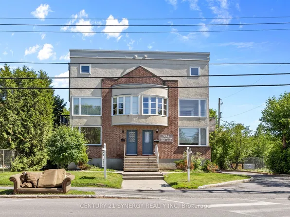 1204 Shillington Ave #8, Ottawa, ON K1Z 7Z4