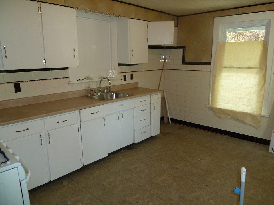 2nd image of 132 Ontario St #House