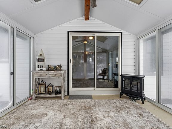 5th image of 681 Oakcrest Dr