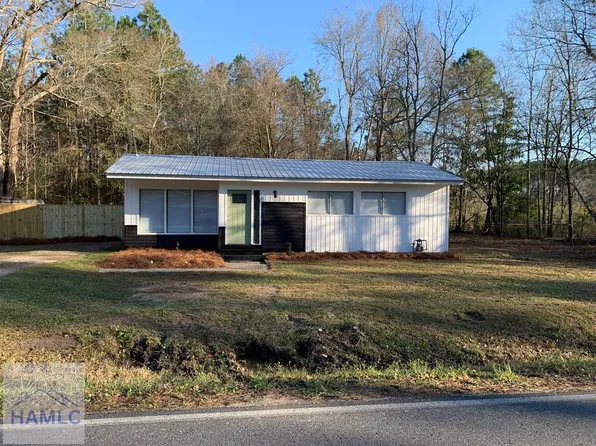907 S Macon St, Jesup, GA 31545