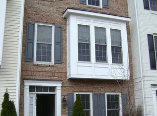 2477 Walnut Rocker Ln, Herndon, VA 20171