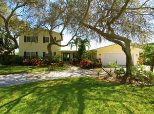 776 Chesapeake Dr, Tarpon Springs, FL 34689