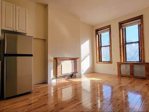 2nd image of 309 E 37th St #1M