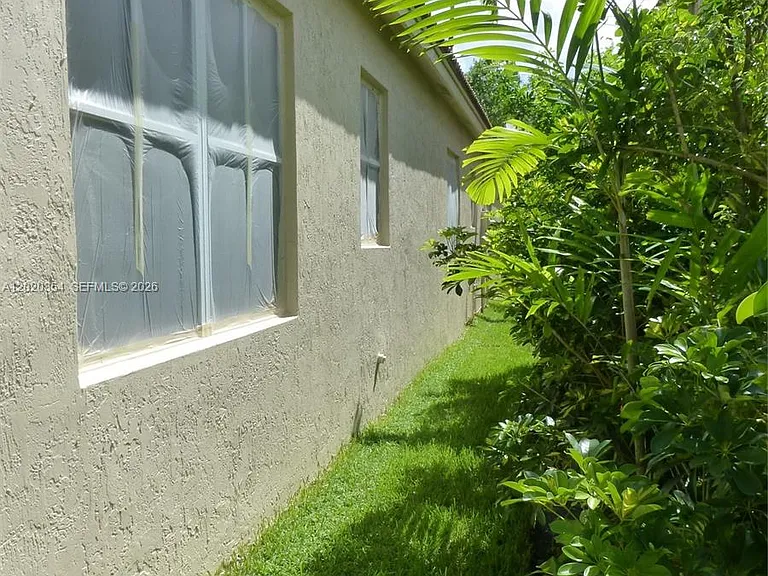 1139 Chenille Cir — Photo 27