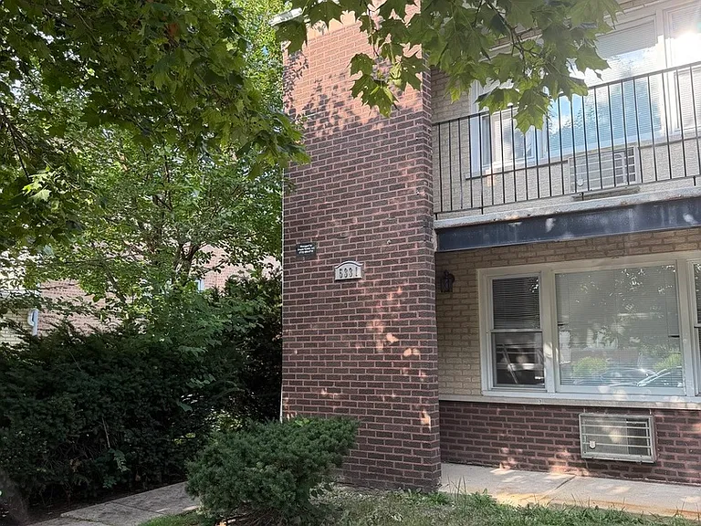 5331 S Kilbourn Ave #2 — Photo 2