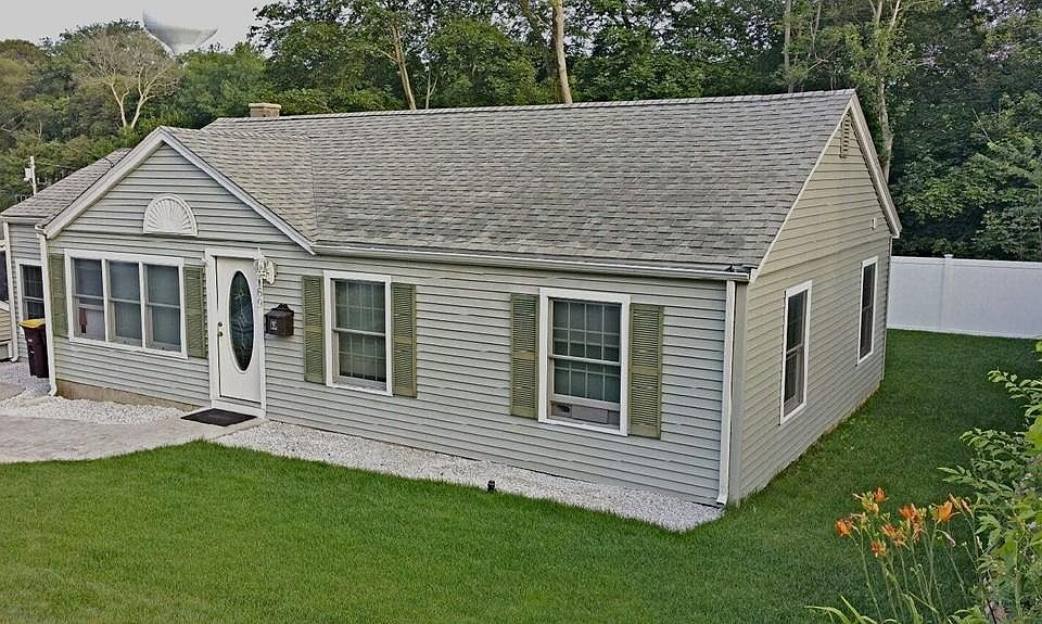 1st image of 169 Jaffrey St