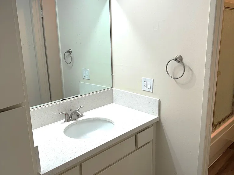 Villa Serena Apts — Photo 6