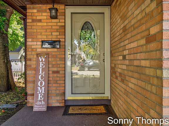 2nd image of 850 Mulford Dr SE