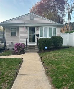 7 Deborah Way, Cranston, RI, 02910