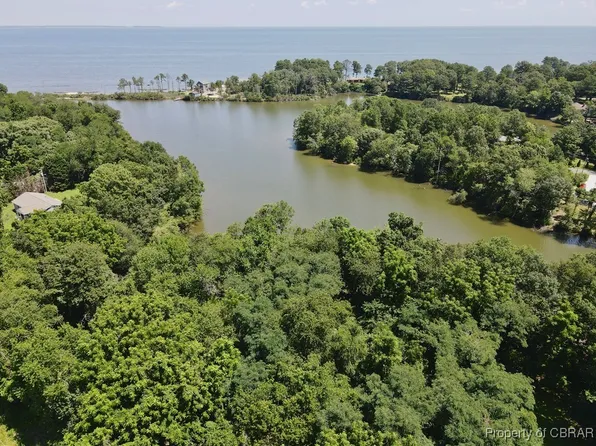 260 White Sand Dr, Heathsville, VA 22473