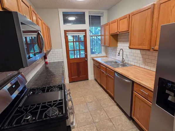 911 Forest Ave, 911 Forest Ave APT 1, Omaha, NE 68108