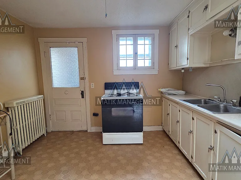 143 Main St W #1/2 — Photo 15