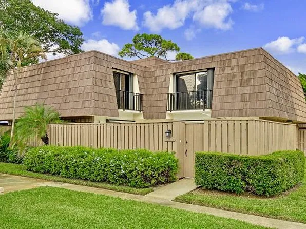 1417 14th Ct, Palm Beach Gardens, FL 33410