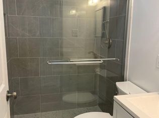 803 S Hoga St, Sterling, VA 20164