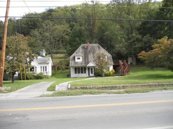 20670 Riverside Dr, Grundy, VA 24614