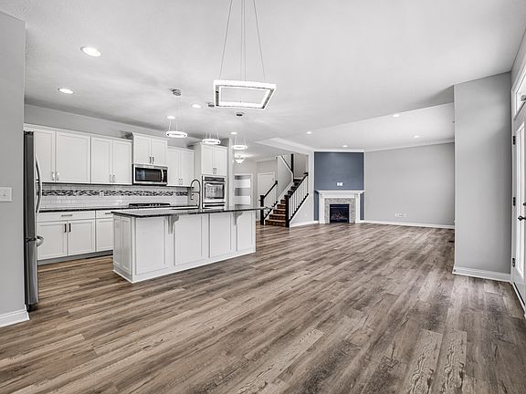 5th image of 7907 Village Green Dr