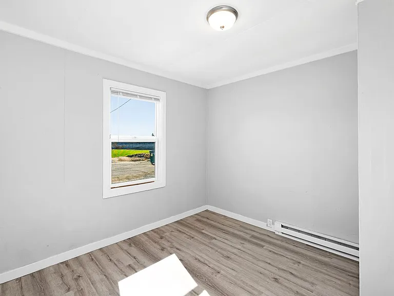 Eastgate Apartments — Photo 15