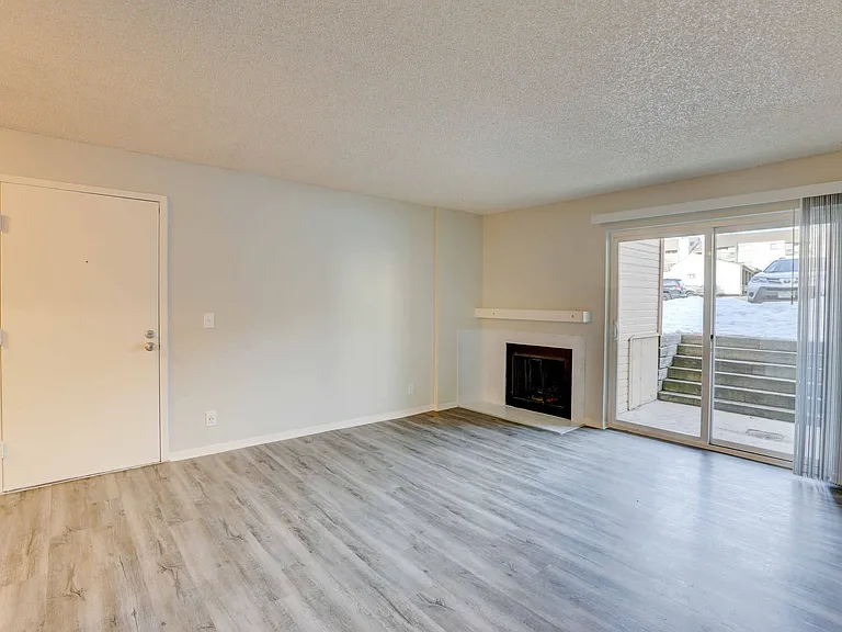 Riva Ridge Apartments — Photo 39