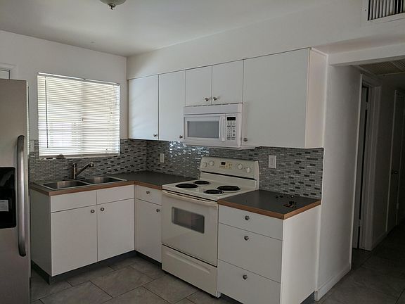 3rd image of 3602 E Glenrosa Ave APT 4